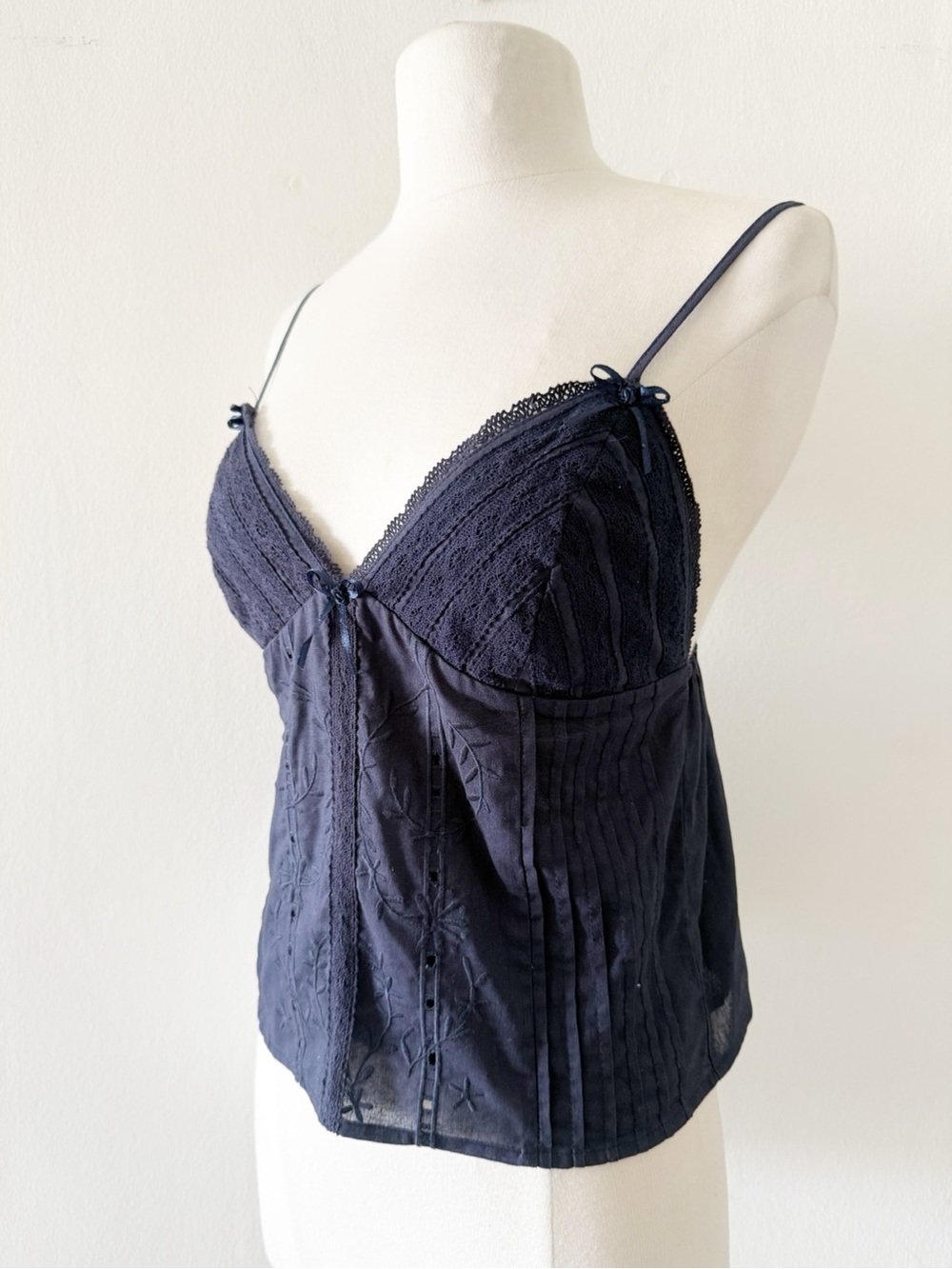 Beverly & Bec Pacsun Cotton Eyelet Navy Blue V Neck Cami Top Size Small (S)